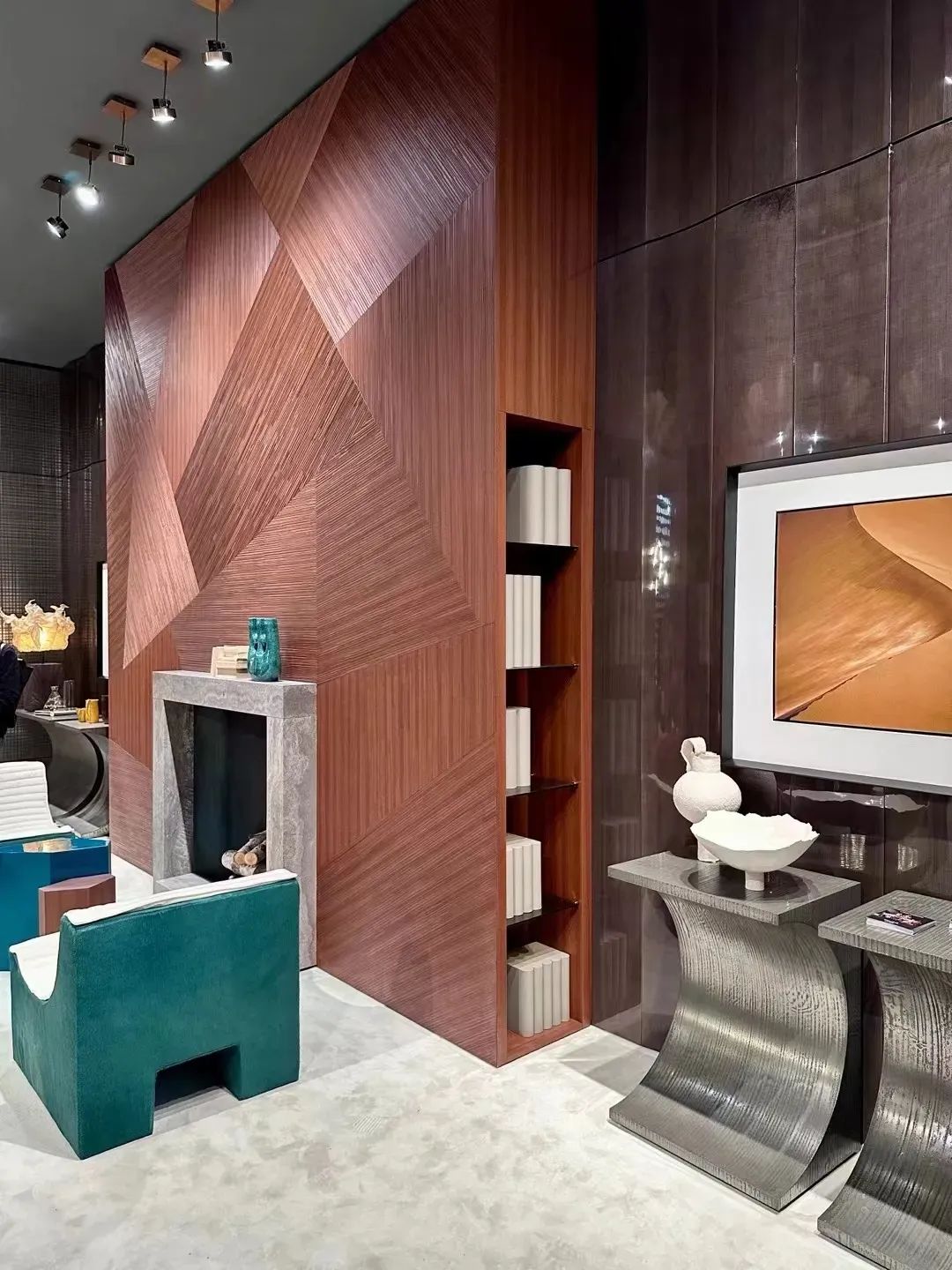 1713838743450945.jpg 640.jpg